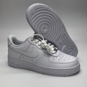 Women’s Air Force 1 ‘07 White DD8959-100 USED Without Box Dirty Laces Size 8